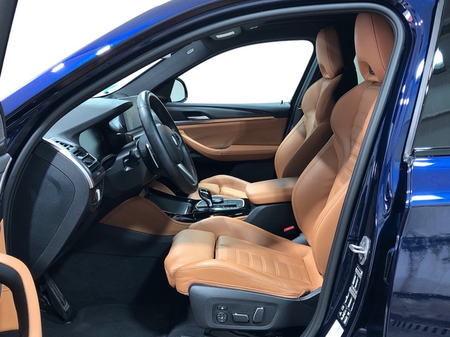 BMW X4 xDrive20d color Azul. Año 2024. 140KW(190CV). Diésel. En concesionario Movilnorte El Plantio de Madrid