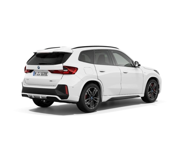 BMW X1 xDrive25e color Blanco. Año 2024. 180KW(245CV). Híbrido Electro/Gasolina. En concesionario Movilnorte El Plantio de Madrid