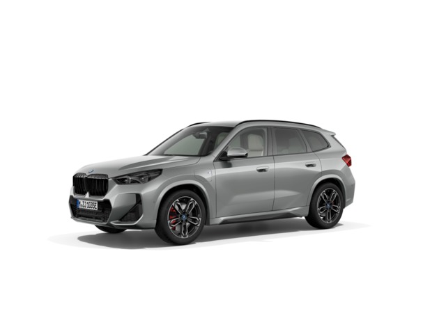 BMW X1 xDrive30e color Gris Plata. Año 2024. 240KW(326CV). Híbrido Electro/Gasolina. En concesionario Movilnorte El Plantio de Madrid