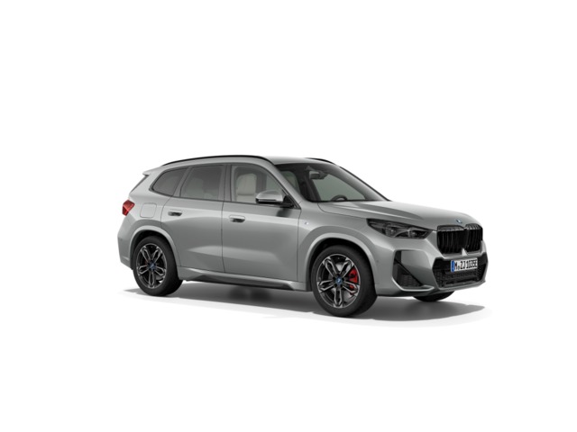 BMW X1 xDrive30e color Gris Plata. Año 2024. 240KW(326CV). Híbrido Electro/Gasolina. En concesionario Movilnorte El Plantio de Madrid