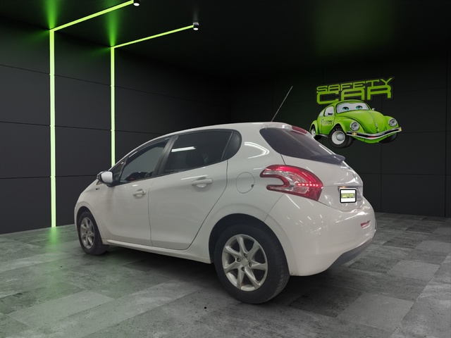 Peugeot 208 PureTech 82 Style 60 kW (82 CV)