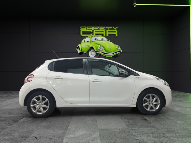 Peugeot 208 PureTech 82 Style 60 kW (82 CV)