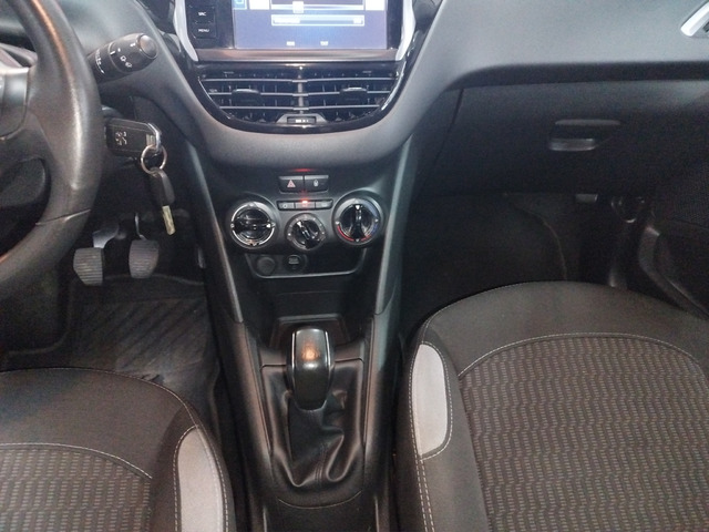 Peugeot 208 PureTech 82 Style 60 kW (82 CV)