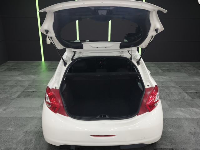 Peugeot 208 PureTech 82 Style 60 kW (82 CV)