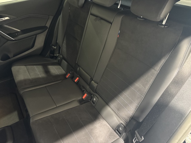 BMW X2 sDrive18d color Negro. Año 2025. 110KW(150CV). Diésel. En concesionario Motor Munich - Terrassa - VO de Barcelona