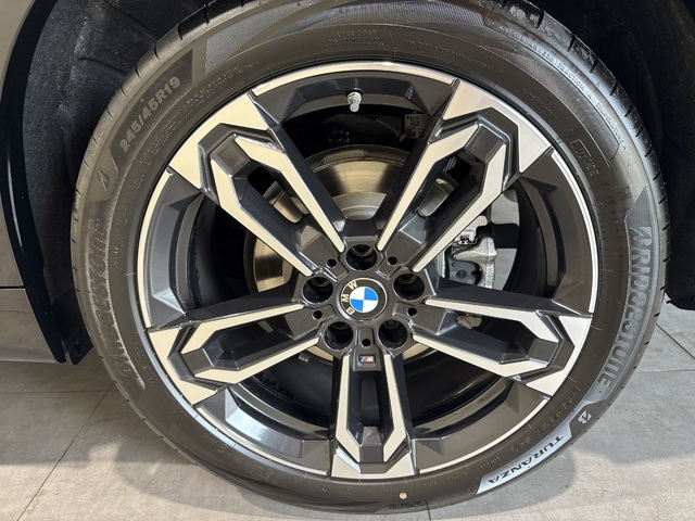 BMW X2 sDrive18d color Negro. Año 2025. 110KW(150CV). Diésel. En concesionario Motor Munich - Terrassa - VO de Barcelona