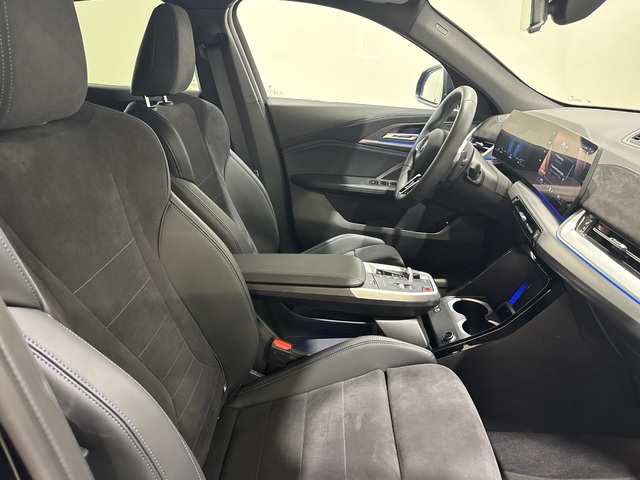 BMW X2 sDrive18d color Negro. Año 2025. 110KW(150CV). Diésel. En concesionario Motor Munich - Terrassa - VO de Barcelona