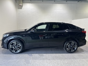 Fotos de BMW X2 sDrive18d color Negro. Año 2025. 110KW(150CV). Diésel. En concesionario Motor Munich - Terrassa - VO de Barcelona