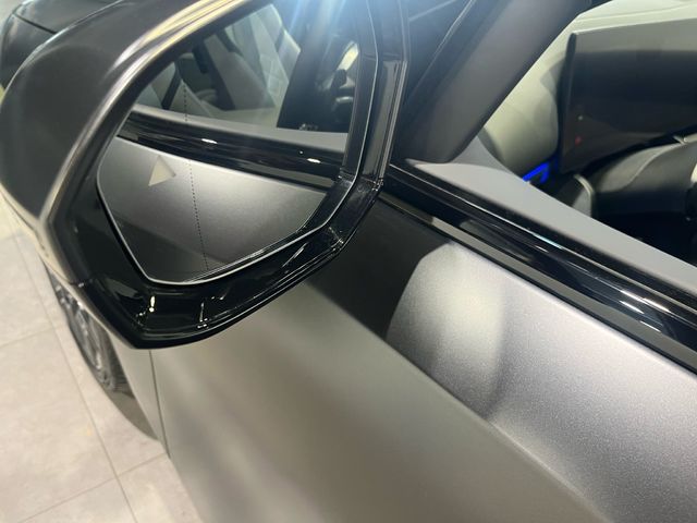 BMW i5 eDrive40 Touring color Gris. Año 2025. 250KW(340CV). Eléctrico. En concesionario Motor Munich - Terrassa - VO de Barcelona