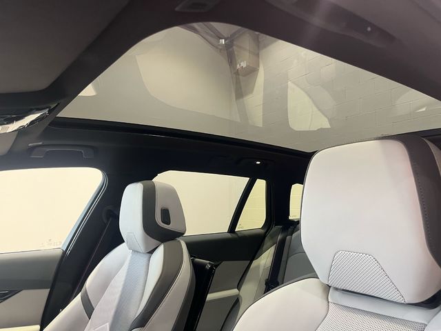 BMW i5 eDrive40 Touring color Gris. Año 2025. 250KW(340CV). Eléctrico. En concesionario Motor Munich - Terrassa - VO de Barcelona