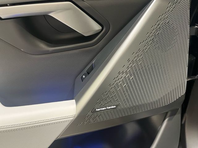 BMW i5 eDrive40 Touring color Gris. Año 2025. 250KW(340CV). Eléctrico. En concesionario Motor Munich - Terrassa - VO de Barcelona
