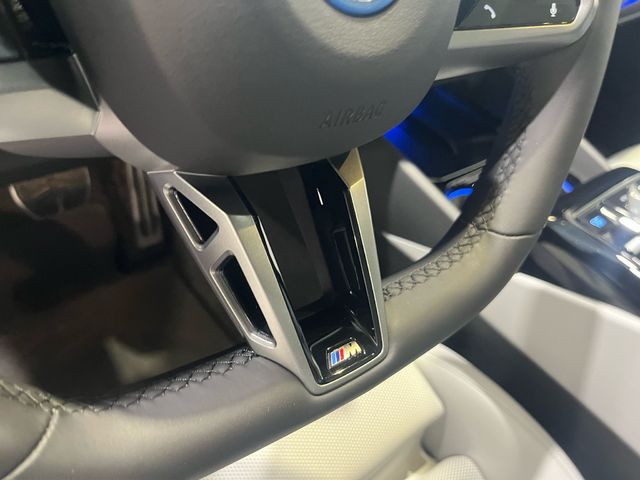 BMW i5 eDrive40 Touring color Gris. Año 2025. 250KW(340CV). Eléctrico. En concesionario Motor Munich - Terrassa - VO de Barcelona