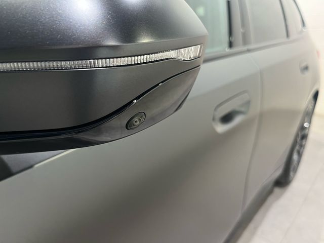 BMW i5 eDrive40 Touring color Gris. Año 2025. 250KW(340CV). Eléctrico. En concesionario Motor Munich - Terrassa - VO de Barcelona