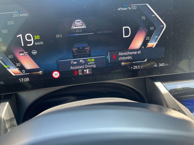 BMW i5 eDrive40 Touring color Gris. Año 2025. 250KW(340CV). Eléctrico. En concesionario Motor Munich - Terrassa - VO de Barcelona
