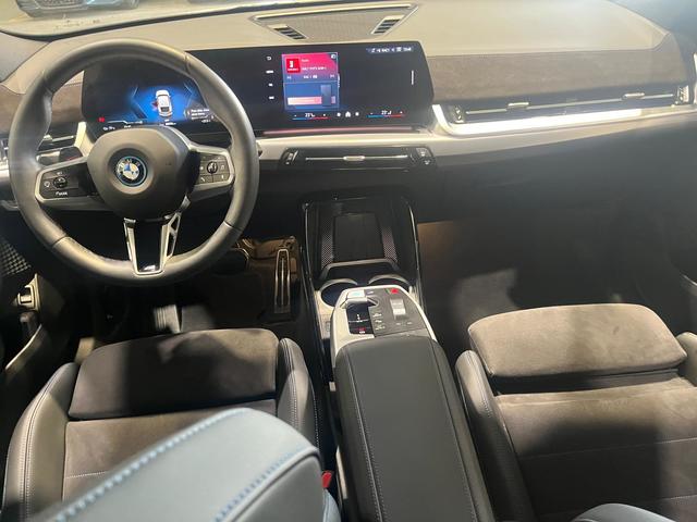 BMW iX2 eDrive20 color Blanco. Año 2025. 150KW(204CV). Eléctrico. En concesionario Motor Munich - Terrassa - VO de Barcelona