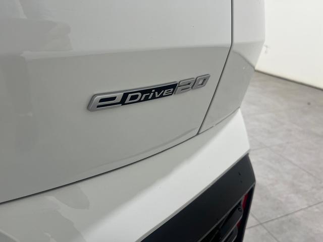 BMW iX2 eDrive20 color Blanco. Año 2025. 150KW(204CV). Eléctrico. En concesionario Motor Munich - Terrassa - VO de Barcelona