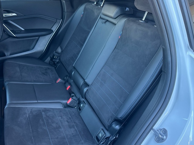 BMW X1 sDrive18d color Blanco. Año 2023. 110KW(150CV). Diésel. En concesionario Grünblau Motor (Bmw y Mini) de Cantabria