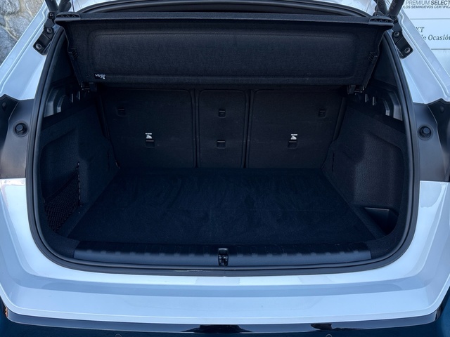 BMW X1 sDrive18d color Blanco. Año 2023. 110KW(150CV). Diésel. En concesionario Grünblau Motor (Bmw y Mini) de Cantabria