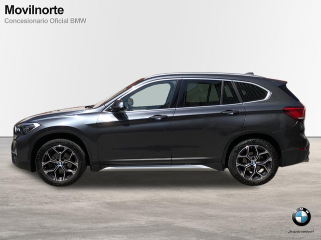 BMW X1 sDrive18i color Gris. Año 2021. 103KW(140CV). Gasolina. En concesionario Movilnorte El Plantio de Madrid
