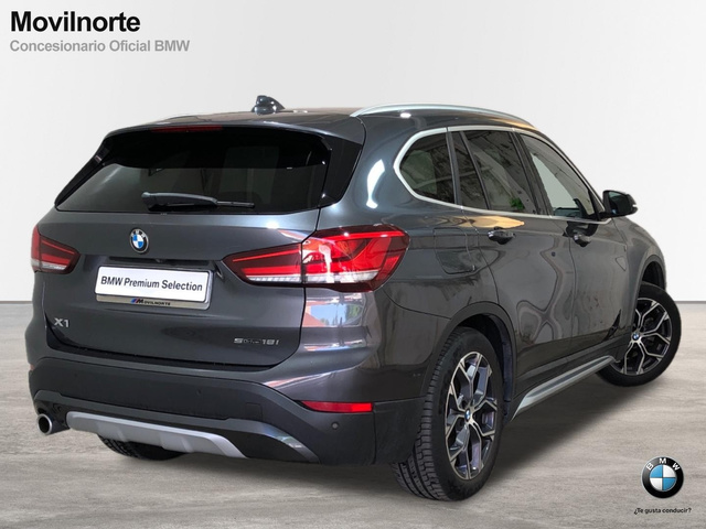 BMW X1 sDrive18i color Gris. Año 2021. 103KW(140CV). Gasolina. En concesionario Movilnorte El Plantio de Madrid