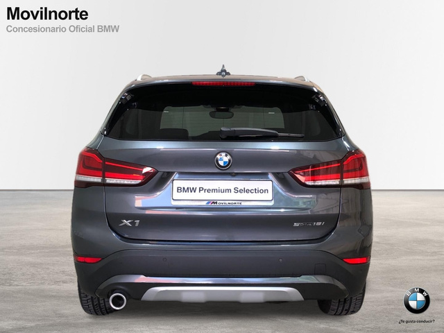 BMW X1 sDrive18i color Gris. Año 2021. 103KW(140CV). Gasolina. En concesionario Movilnorte El Plantio de Madrid