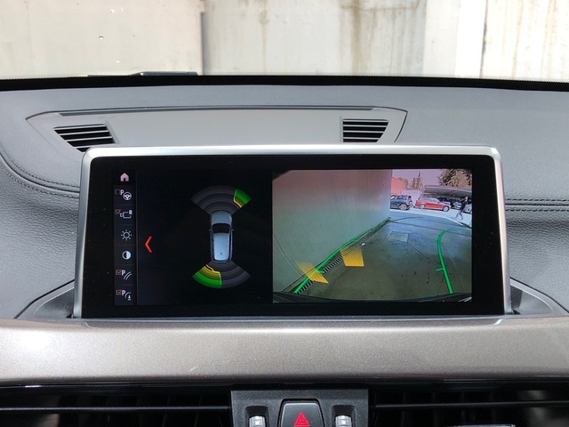 BMW X1 sDrive18i color Gris. Año 2021. 103KW(140CV). Gasolina. En concesionario Movilnorte El Plantio de Madrid