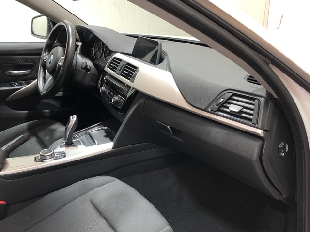 BMW Serie 4 420i Gran Coupe color Blanco. Año 2020. 135KW(184CV). Gasolina. En concesionario Movilnorte El Plantio de Madrid