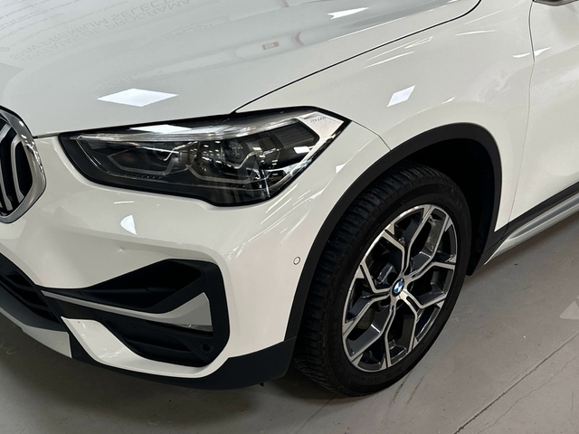 BMW X1 sDrive18d color Blanco. Año 2021. 110KW(150CV). Diésel. En concesionario Triocar Gijón (Bmw y Mini) de Asturias
