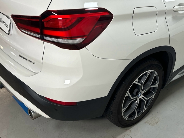 BMW X1 sDrive18d color Blanco. Año 2021. 110KW(150CV). Diésel. En concesionario Triocar Gijón (Bmw y Mini) de Asturias