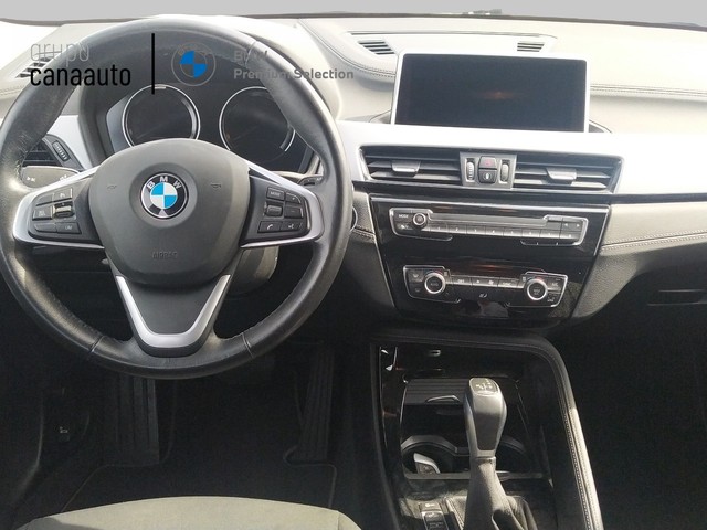 BMW X2 xDrive25e color Blanco. Año 2021. 162KW(220CV). Híbrido Electro/Gasolina. En concesionario TACO de Sta. C. Tenerife