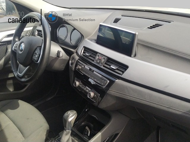 BMW X2 xDrive25e color Blanco. Año 2021. 162KW(220CV). Híbrido Electro/Gasolina. En concesionario TACO de Sta. C. Tenerife