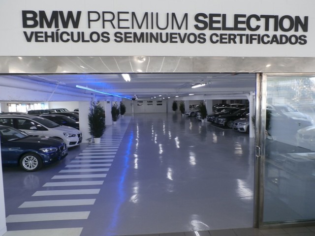 BMW X5 xDrive30d color Negro. Año 2022. 210KW(286CV). Diésel. En concesionario Lurauto Gipuzkoa de Guipuzcoa
