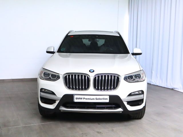 BMW X3 xDrive20d color Blanco. Año 2019. 140KW(190CV). Diésel. En concesionario Pruna Motor, S.L de Barcelona
