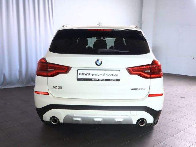 BMW X3 xDrive20d color Blanco. Año 2019. 140KW(190CV). Diésel. En concesionario Pruna Motor, S.L de Barcelona