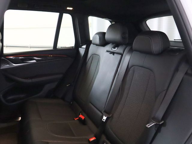 BMW X3 xDrive20d color Blanco. Año 2019. 140KW(190CV). Diésel. En concesionario Pruna Motor, S.L de Barcelona