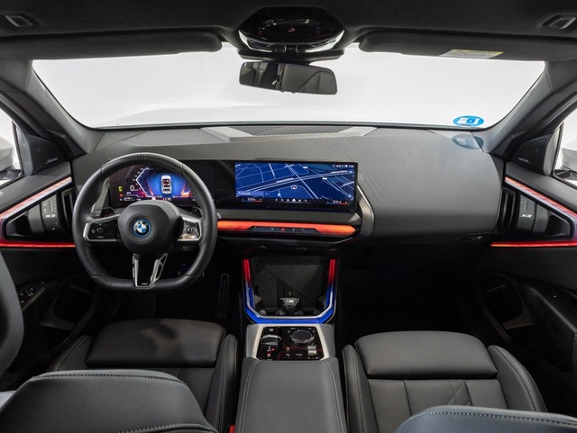 BMW X3 xDrive30e color Blanco. Año 2025. 220KW(299CV). Híbrido Electro/Gasolina. En concesionario Oliva Motor Girona de Girona