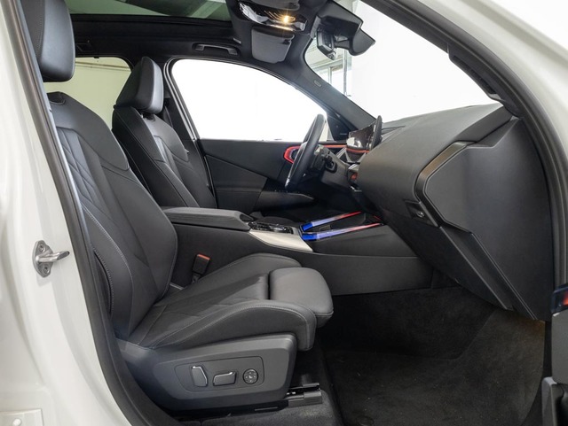 BMW X3 xDrive30e color Blanco. Año 2025. 220KW(299CV). Híbrido Electro/Gasolina. En concesionario Oliva Motor Girona de Girona