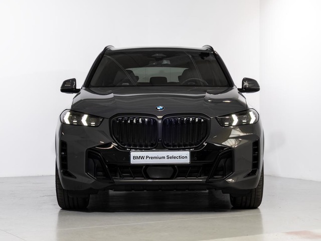 BMW X5 xDrive30d color Marrón. Año 2025. 219KW(298CV). Diésel. En concesionario Oliva Motor Girona de Girona