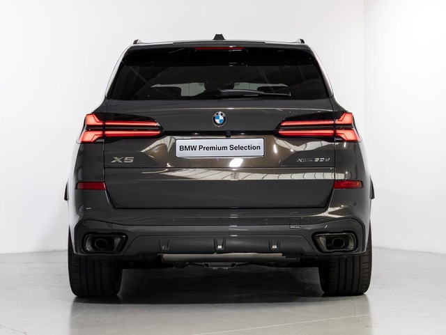 BMW X5 xDrive30d color Marrón. Año 2025. 219KW(298CV). Diésel. En concesionario Oliva Motor Girona de Girona