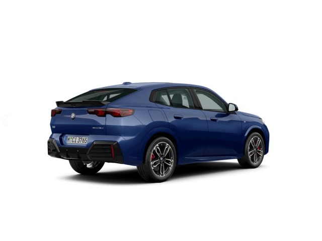 BMW X2 sDrive18d color Azul. Año 2025. 110KW(150CV). Diésel. En concesionario Albamocion S.L. ALBACETE de Albacete