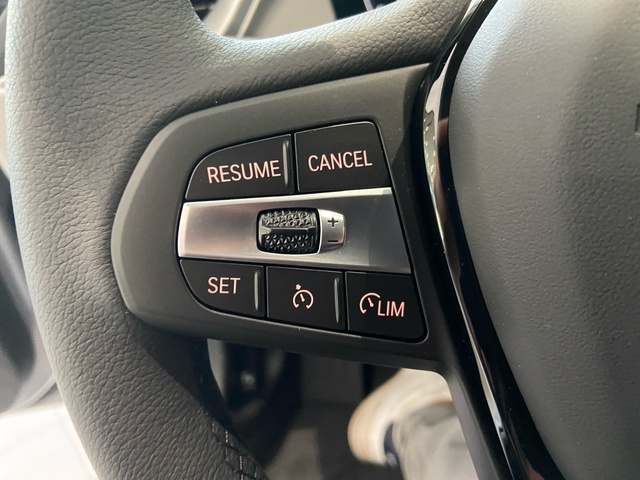 BMW Serie 1 118i color Gris. Año 2024. 103KW(140CV). Gasolina. En concesionario Automotor Premium Viso - Málaga de Málaga