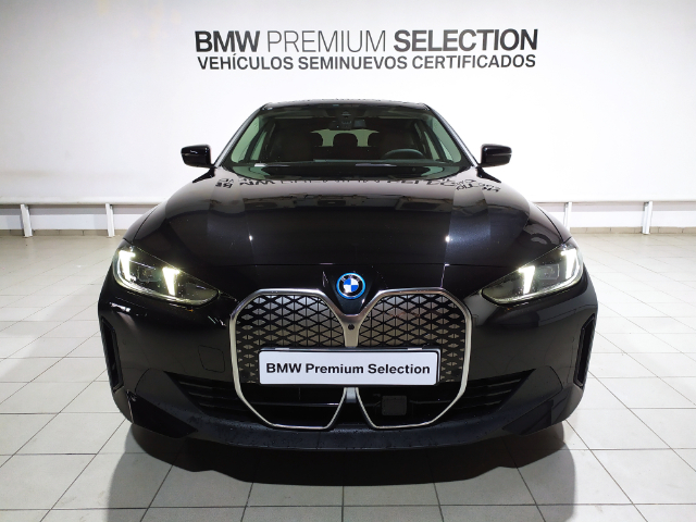 BMW i4 eDrive40 color Negro. Año 2024. 250KW(340CV). Eléctrico. En concesionario Hispamovil, Torrevieja de Alicante