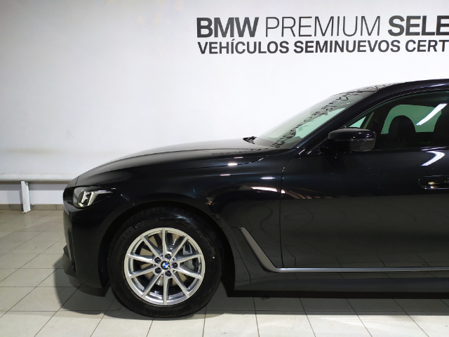 BMW i4 eDrive40 color Negro. Año 2024. 250KW(340CV). Eléctrico. En concesionario Hispamovil, Torrevieja de Alicante