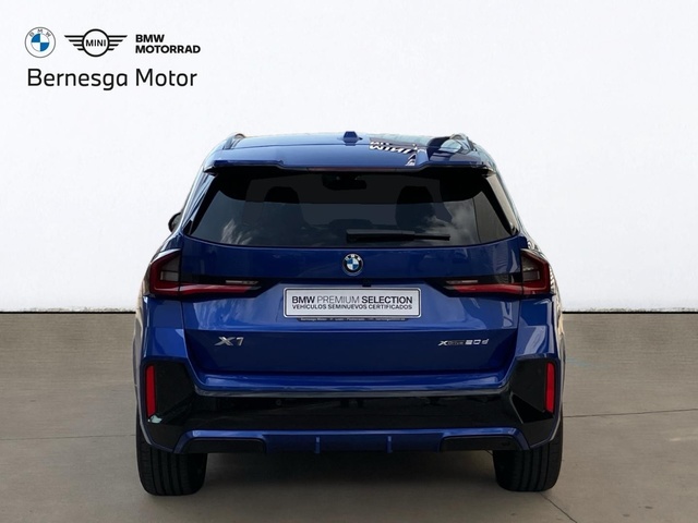 BMW X1 xDrive20d color Azul. Año 2024. 120KW(163CV). Diésel. En concesionario Bernesga Motor León (Bmw y Mini) de León