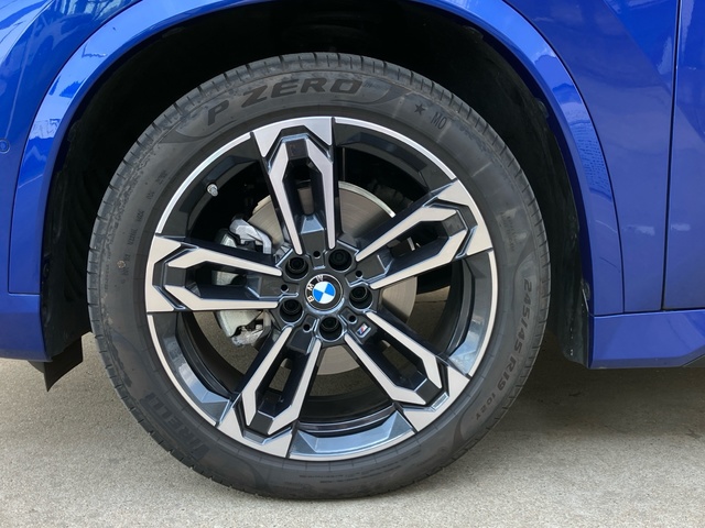 BMW X1 xDrive20d color Azul. Año 2024. 120KW(163CV). Diésel. En concesionario Bernesga Motor León (Bmw y Mini) de León