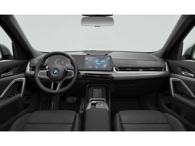 BMW iX1 eDrive20 color Gris Plata. Año 2025. 150KW(204CV). Eléctrico. En concesionario Albamocion S.L. ALBACETE de Albacete