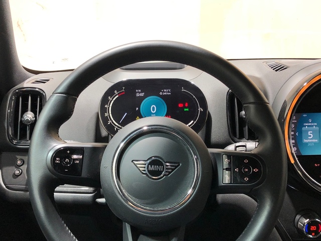fotoG 13 del MINI MINI Countryman Cooper 100 kW (136 CV) 136cv Gasolina del 2021 en Madrid
