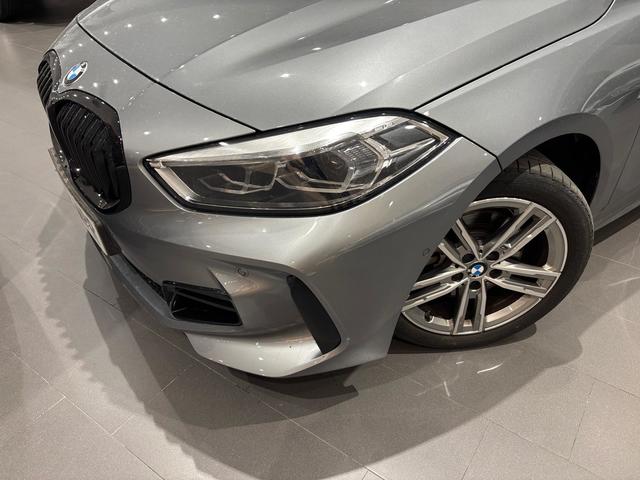 BMW Serie 1 118d color Gris. Año 2024. 110KW(150CV). Diésel. En concesionario Automotor Costa, S.L.U. de Almería