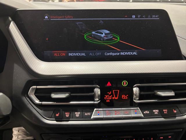 BMW Serie 1 118d color Gris. Año 2024. 110KW(150CV). Diésel. En concesionario Automotor Costa, S.L.U. de Almería