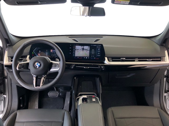 BMW X1 sDrive18d color Gris Plata. Año 2024. 110KW(150CV). Diésel. En concesionario Momentum S.A. de Madrid